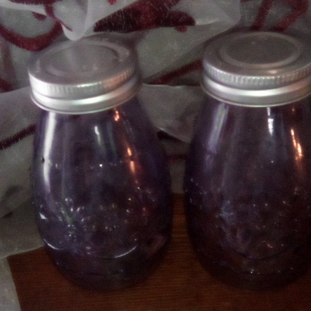 Purple containers - Picture 2 of 2